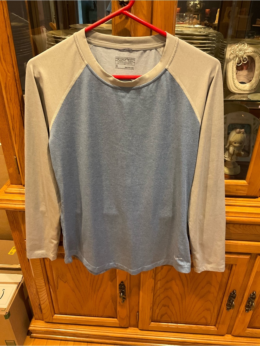 Patagonia Men's Two-Tone Raglan Long Sleeve Shirt - Light Blue and Gray